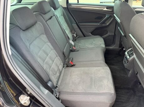 Volkswagen Tiguan 2.0 TDI SEL DSG Euro 6 (s/s) 5dr 33