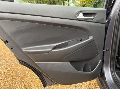 Hyundai TUCSON 1.7 CRDi Blue Drive SE Nav Euro 6 (s/s) 5dr 31