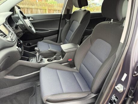 Hyundai TUCSON 1.7 CRDi Blue Drive SE Nav Euro 6 (s/s) 5dr 28