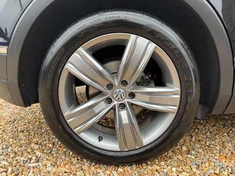 Volkswagen Tiguan 2.0 TDI SEL DSG 4Motion Euro 6 (s/s) 5dr 16