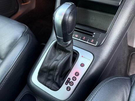 Volkswagen Tiguan 2.0 TDI BlueMotion Tech Match DSG 4WD Euro 5 (s/s) 5dr 25