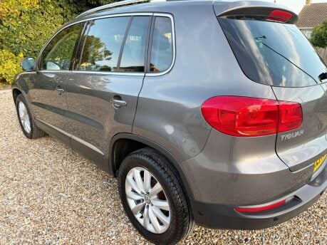 Volkswagen Tiguan 2.0 TDI BlueMotion Tech Match DSG 4WD Euro 5 (s/s) 5dr 10