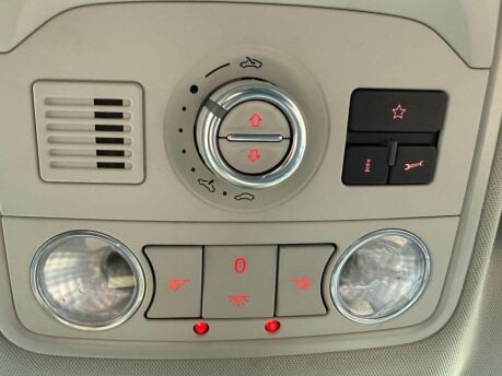 Volkswagen Tiguan 2.0 TDI BlueMotion Tech Match DSG 4WD Euro 5 (s/s) 5dr 28