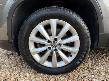 Volkswagen Tiguan 2.0 TDI BlueMotion Tech Match DSG 4WD Euro 5 (s/s) 5dr 15