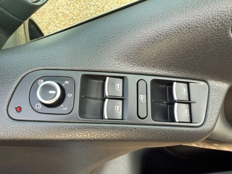 Volkswagen Tiguan 2.0 TDI BlueMotion Tech Match DSG 4WD Euro 5 (s/s) 5dr 26