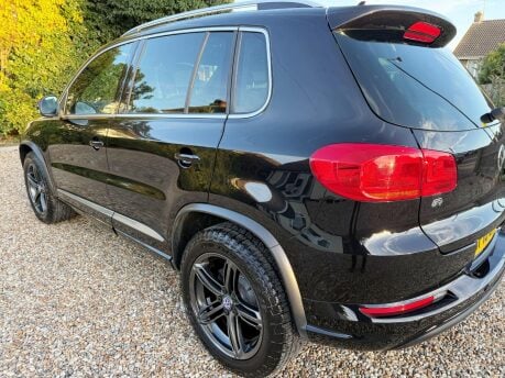 Volkswagen Tiguan 2.0 TDI BlueMotion Tech R-Line Edition 4WD Euro 6 (s/s) 5dr 12