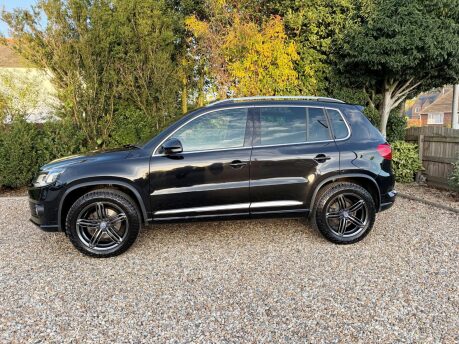 Volkswagen Tiguan 2.0 TDI BlueMotion Tech R-Line Edition 4WD Euro 6 (s/s) 5dr 5