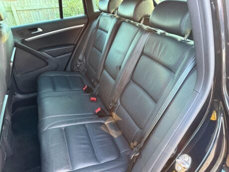 Volkswagen Tiguan 2.0 TDI BlueMotion Tech R-Line Edition 4WD Euro 6 (s/s) 5dr 32
