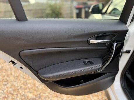 BMW 1 Series 3.0 M140i Auto Euro 6 (s/s) 5dr 32