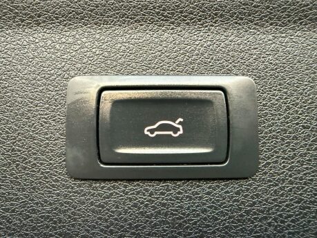 Audi Q3 2.0 TDI Black Edition quattro Euro 6 (s/s) 5dr 37