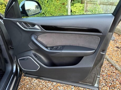 Audi Q3 2.0 TDI Black Edition quattro Euro 6 (s/s) 5dr 29