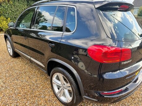 Volkswagen Tiguan 2.0 TDI BlueMotion Tech R-Line Edition 4WD Euro 6 (s/s) 5dr 10