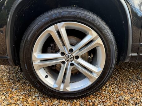 Volkswagen Tiguan 2.0 TDI BlueMotion Tech R-Line Edition 4WD Euro 6 (s/s) 5dr 12