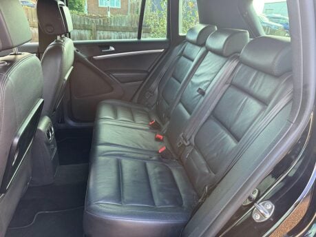 Volkswagen Tiguan 2.0 TDI BlueMotion Tech R-Line Edition 4WD Euro 6 (s/s) 5dr 30