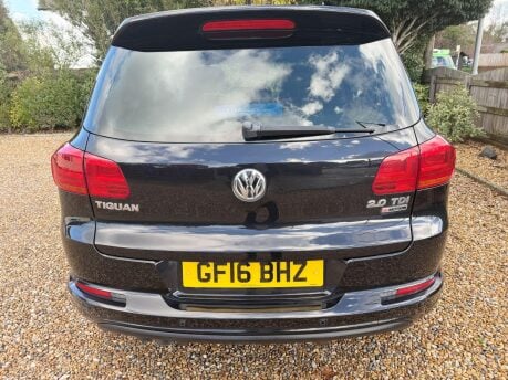 Volkswagen Tiguan 2.0 TDI BlueMotion Tech R-Line Edition 4WD Euro 6 (s/s) 5dr 9