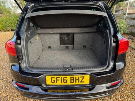 Volkswagen Tiguan 2.0 TDI BlueMotion Tech R-Line Edition 4WD Euro 6 (s/s) 5dr 32