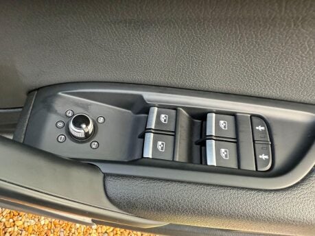 Audi Q5 2.0 TDI 40 Sport S Tronic quattro Euro 6 (s/s) 5dr 28