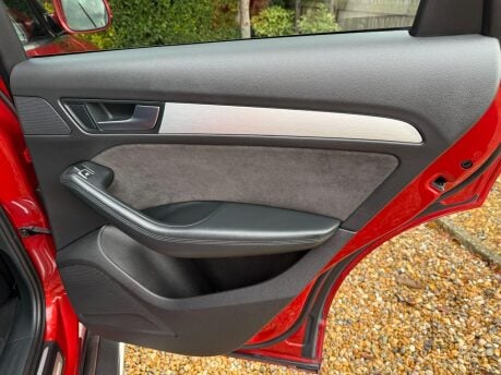 Audi Q5 2.0 TDI S line Plus SUV 5dr Diesel S Tronic quattro Euro 6 (s/s) (190 ps) 32