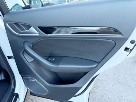 Audi Q3 2.0 TDI Black Edition Euro 6 (s/s) 5dr 30