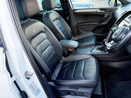 Volkswagen Tiguan 2.0 TDI R-Line Tech DSG Euro 6 (s/s) 5dr 26