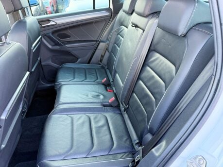 Volkswagen Tiguan 2.0 TDI R-Line Tech DSG Euro 6 (s/s) 5dr 36
