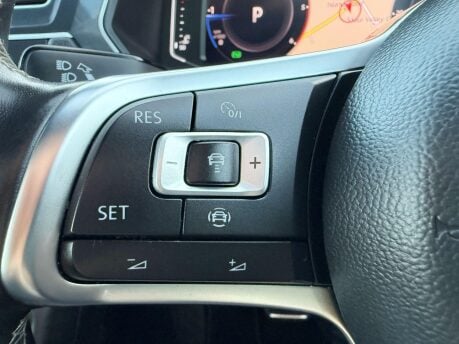 Volkswagen Tiguan 2.0 TDI R-Line Tech DSG Euro 6 (s/s) 5dr 19