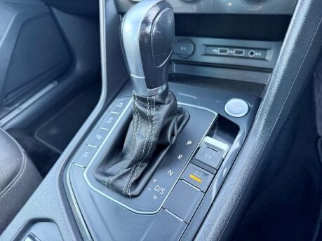 Volkswagen Tiguan 2.0 TDI R-Line Tech DSG Euro 6 (s/s) 5dr 24