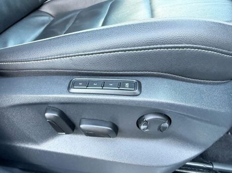 Volkswagen Tiguan 2.0 TDI R-Line Tech DSG Euro 6 (s/s) 5dr 27