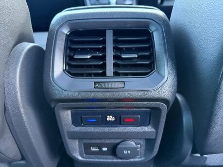 Volkswagen Tiguan 2.0 TDI R-Line Tech DSG Euro 6 (s/s) 5dr 32