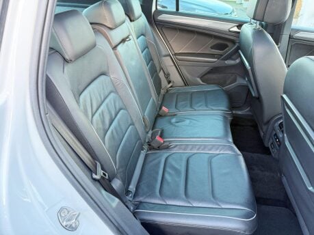 Volkswagen Tiguan 2.0 TDI R-Line Tech DSG Euro 6 (s/s) 5dr 30