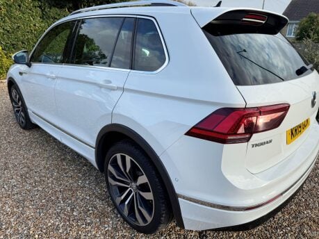Volkswagen Tiguan 2.0 TDI R-Line Tech DSG Euro 6 (s/s) 5dr 11