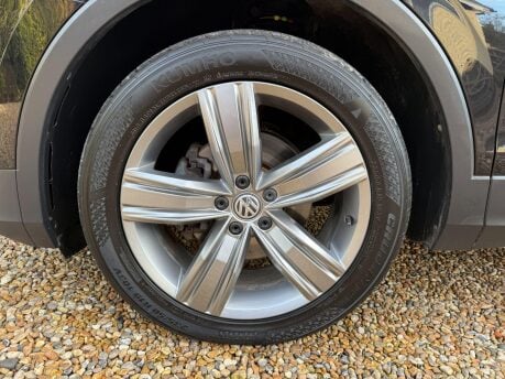Volkswagen Tiguan 2.0 TDI BlueMotion Tech SEL DSG Euro 6 (s/s) 5dr 14