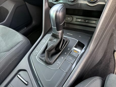 Volkswagen Tiguan 2.0 TDI BlueMotion Tech SEL DSG Euro 6 (s/s) 5dr 25