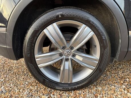 Volkswagen Tiguan 2.0 TDI BlueMotion Tech SEL DSG Euro 6 (s/s) 5dr 16