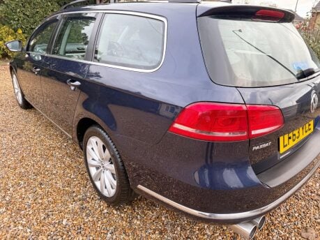 Volkswagen Passat 2.0 TDI BlueMotion Tech Highline DSG Euro 5 (s/s) 5dr 10