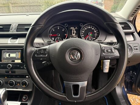 Volkswagen Passat 2.0 TDI BlueMotion Tech Highline DSG Euro 5 (s/s) 5dr 16