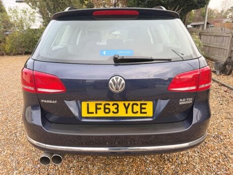Volkswagen Passat 2.0 TDI BlueMotion Tech Highline DSG Euro 5 (s/s) 5dr 9