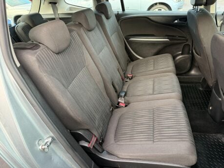 Vauxhall Zafira 1.8 16V Exclusiv Euro 5 5dr 18
