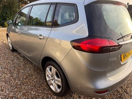 Vauxhall Zafira 1.8 16V Exclusiv Euro 5 5dr 10