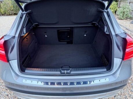 Mercedes-Benz GLA 2.1 GLA200d Sport (Premium Plus) Euro 6 (s/s) 5dr 31