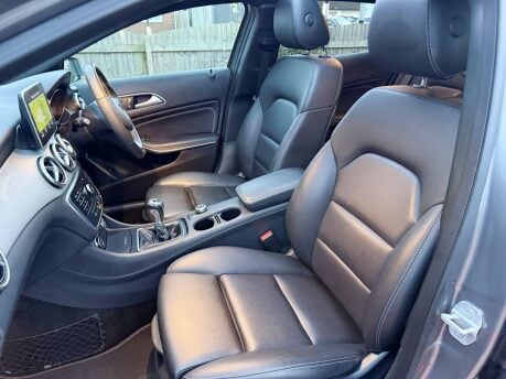 Mercedes-Benz GLA 2.1 GLA200d Sport (Premium Plus) Euro 6 (s/s) 5dr 27