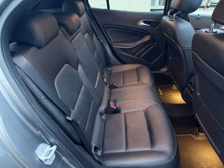 Mercedes-Benz GLA 2.1 GLA200d Sport (Premium Plus) Euro 6 (s/s) 5dr 25