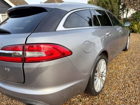 Jaguar XF 3.0d V6 Portfolio Sportbrake Auto Euro 5 (s/s) 5dr 9