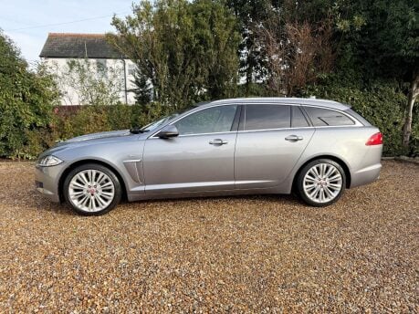 Jaguar XF 3.0d V6 Portfolio Sportbrake Auto Euro 5 (s/s) 5dr 4