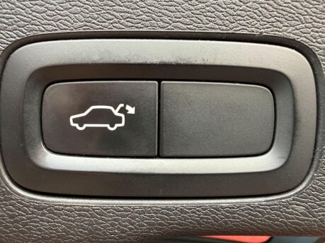 Volvo XC60 2.0 D4 Momentum Auto AWD Euro 6 (s/s) 5dr 22