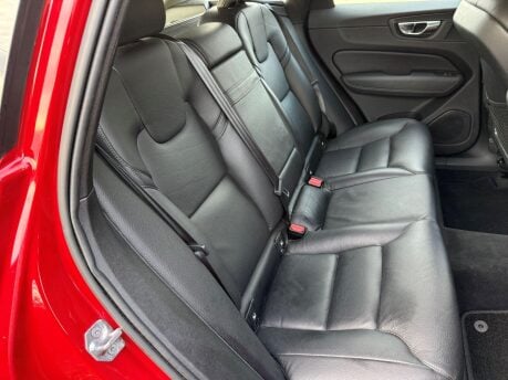 Volvo XC60 2.0 D4 Momentum Auto AWD Euro 6 (s/s) 5dr 21