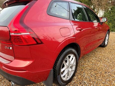 Volvo XC60 2.0 D4 Momentum Auto AWD Euro 6 (s/s) 5dr 8
