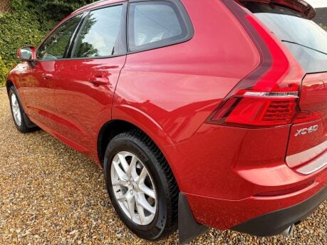Volvo XC60 2.0 D4 Momentum Auto AWD Euro 6 (s/s) 5dr 10