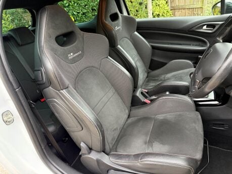 DS DS 3 1.6 THP Performance Euro 6 (s/s) 3dr 18