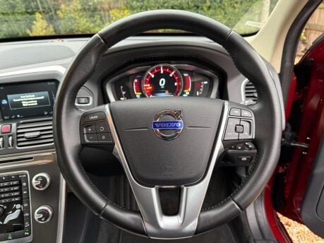 Volvo XC60 2.4 D5 SE Lux Nav Auto AWD Euro 6 (s/s) 5dr 17
